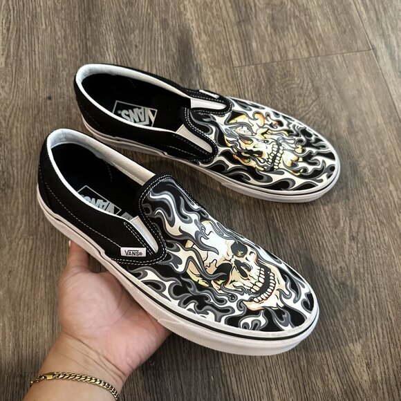 Vans Other - VANS Classic Slip On Flame Skull Black White Skate Shoes Mens 9.5 Womens 11 NEW